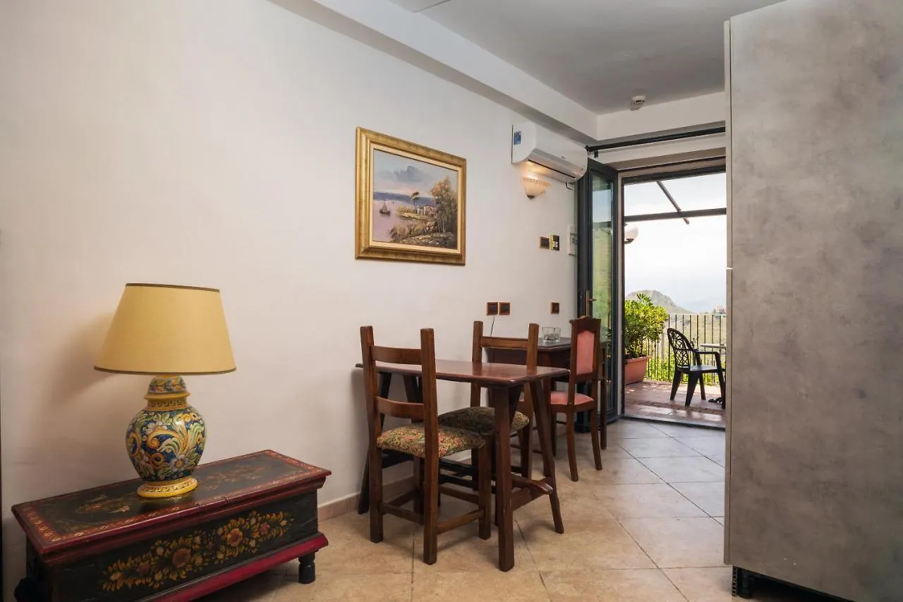 Garden Cottage I Dammusi - Limoni Castelmola 0*,  Italy